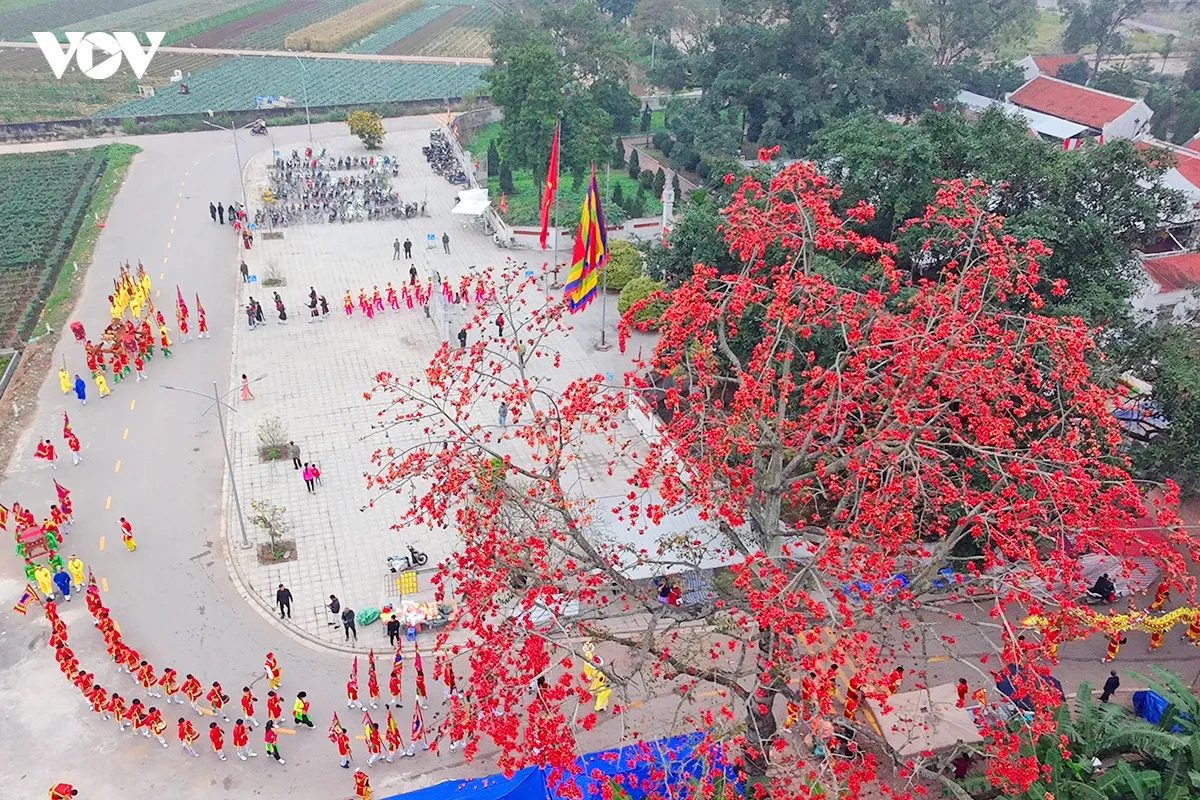 Quang cảnh Lễ hội Chử Đồng Tử - Tiên Dung