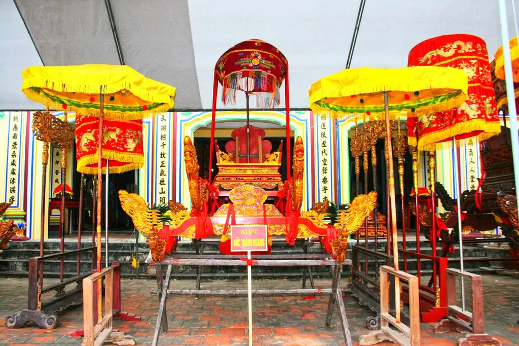 Kiệu Đức Thành Hoàng tại Lễ hội làng Hoành Nha