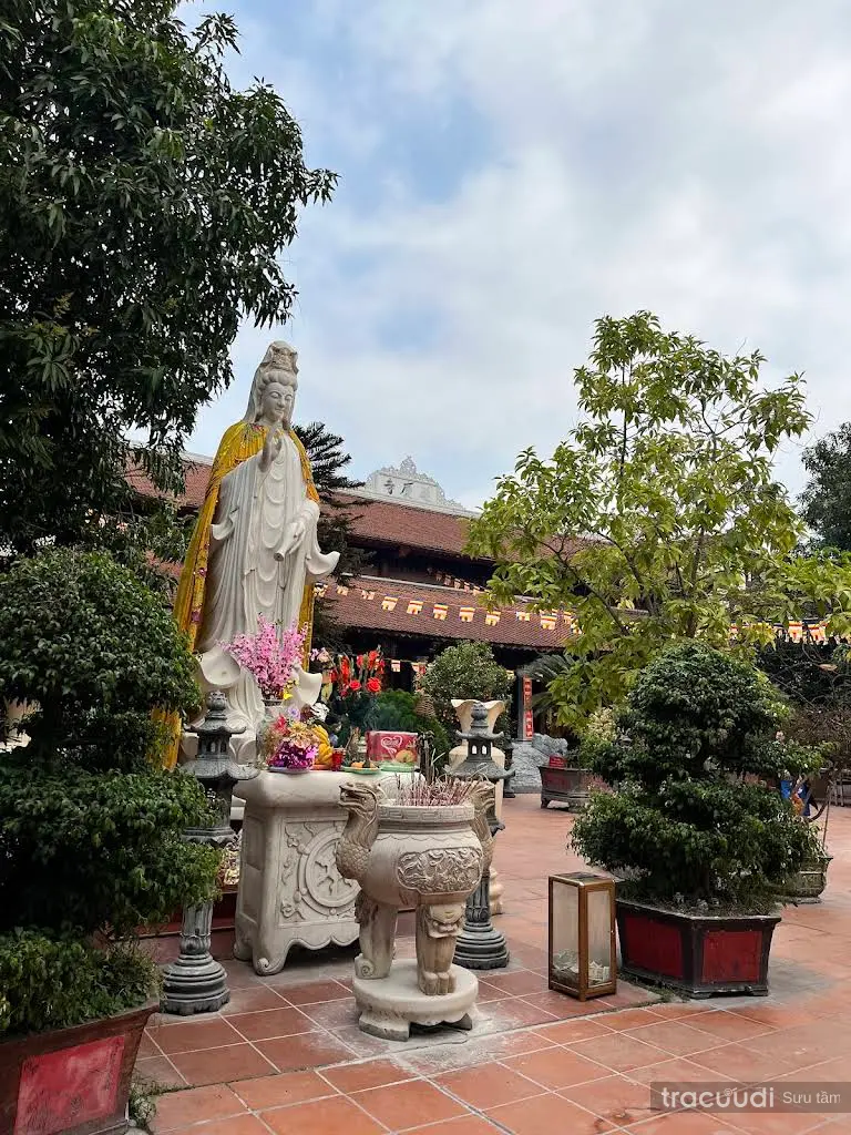Không gian cảnh quan Chùa Diên Khánh (chùa La Khê)