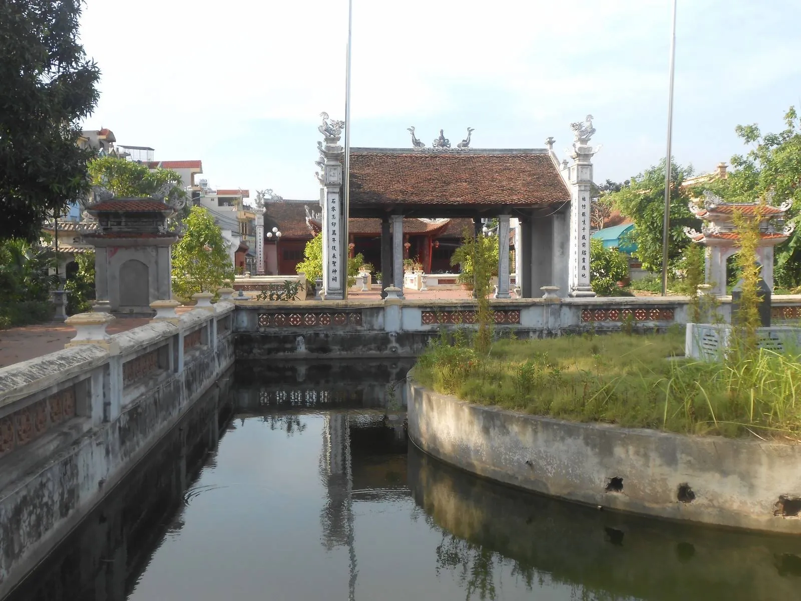 Cảnh quan không gian di tích Đình Ngoại Bình Đà (Đền)