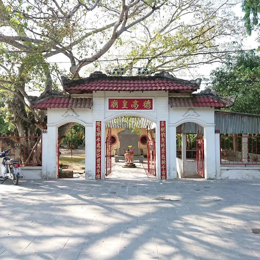 Cảnh quan di tích Miếu Vua Gia Long