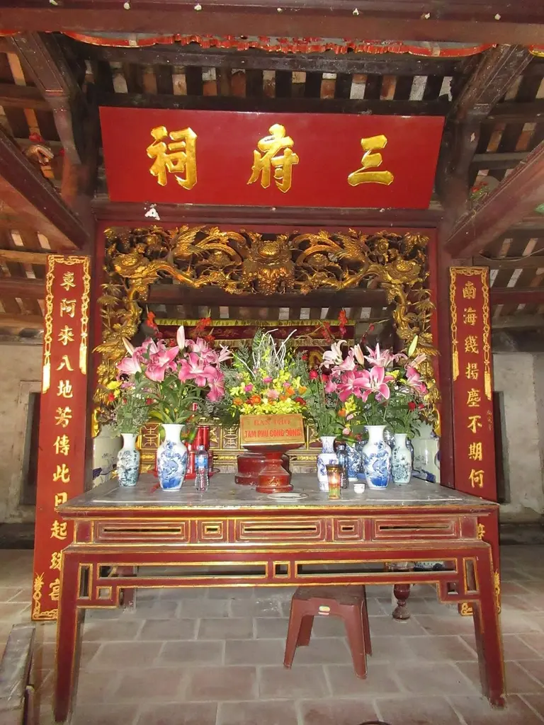 Không gian cảnh quan bên trong di tích Đền Tam Phủ