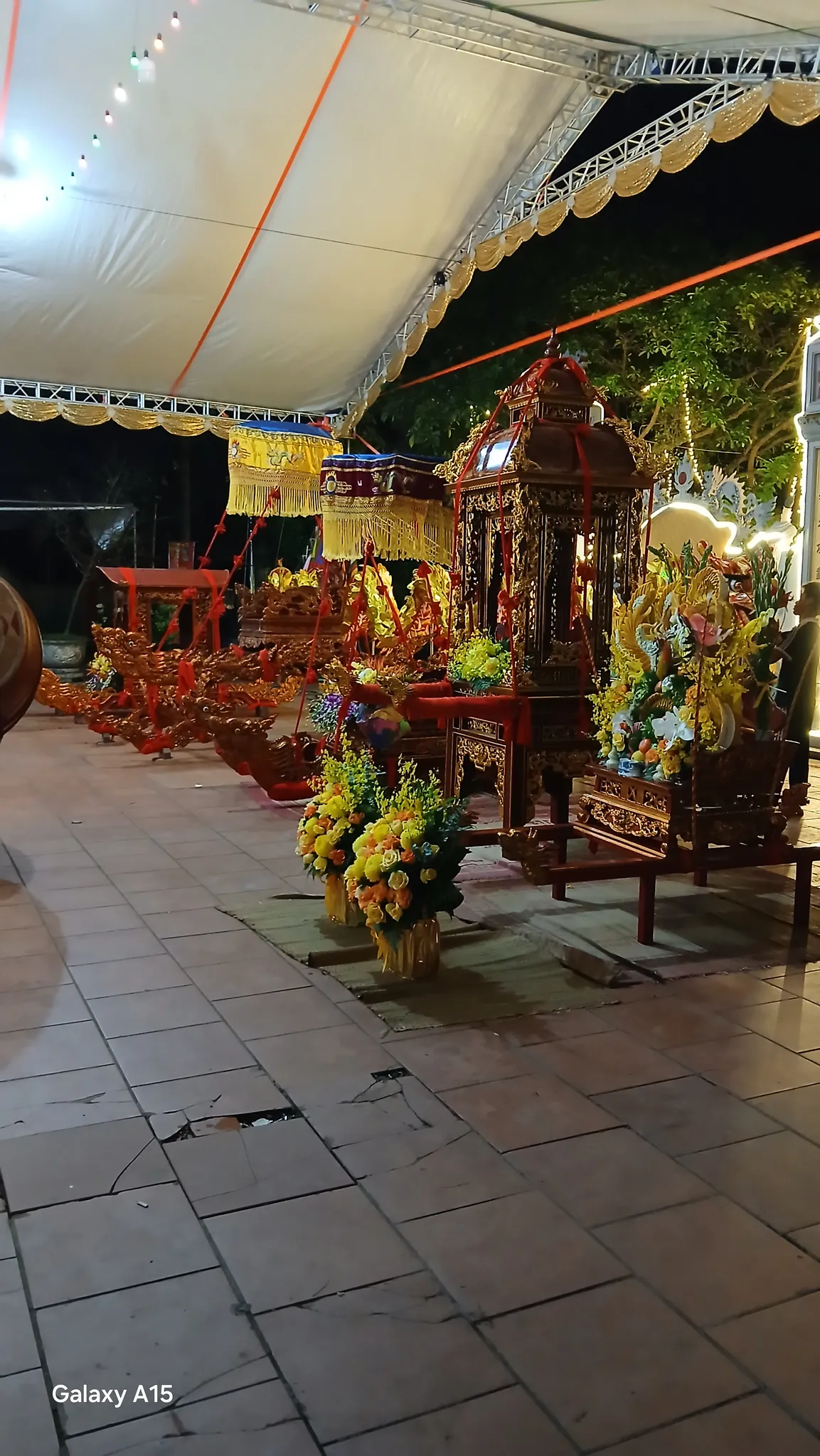 Bộ kiệu Thánh làng Ứng Hòa trong dịp lễ hội