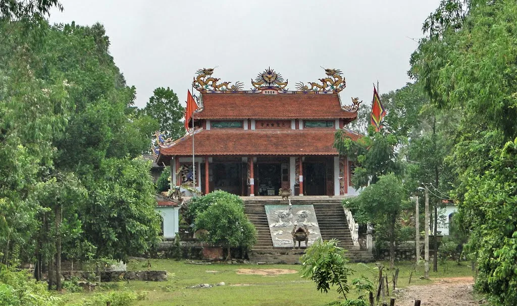 Cảnh quan Đền Tam Lang