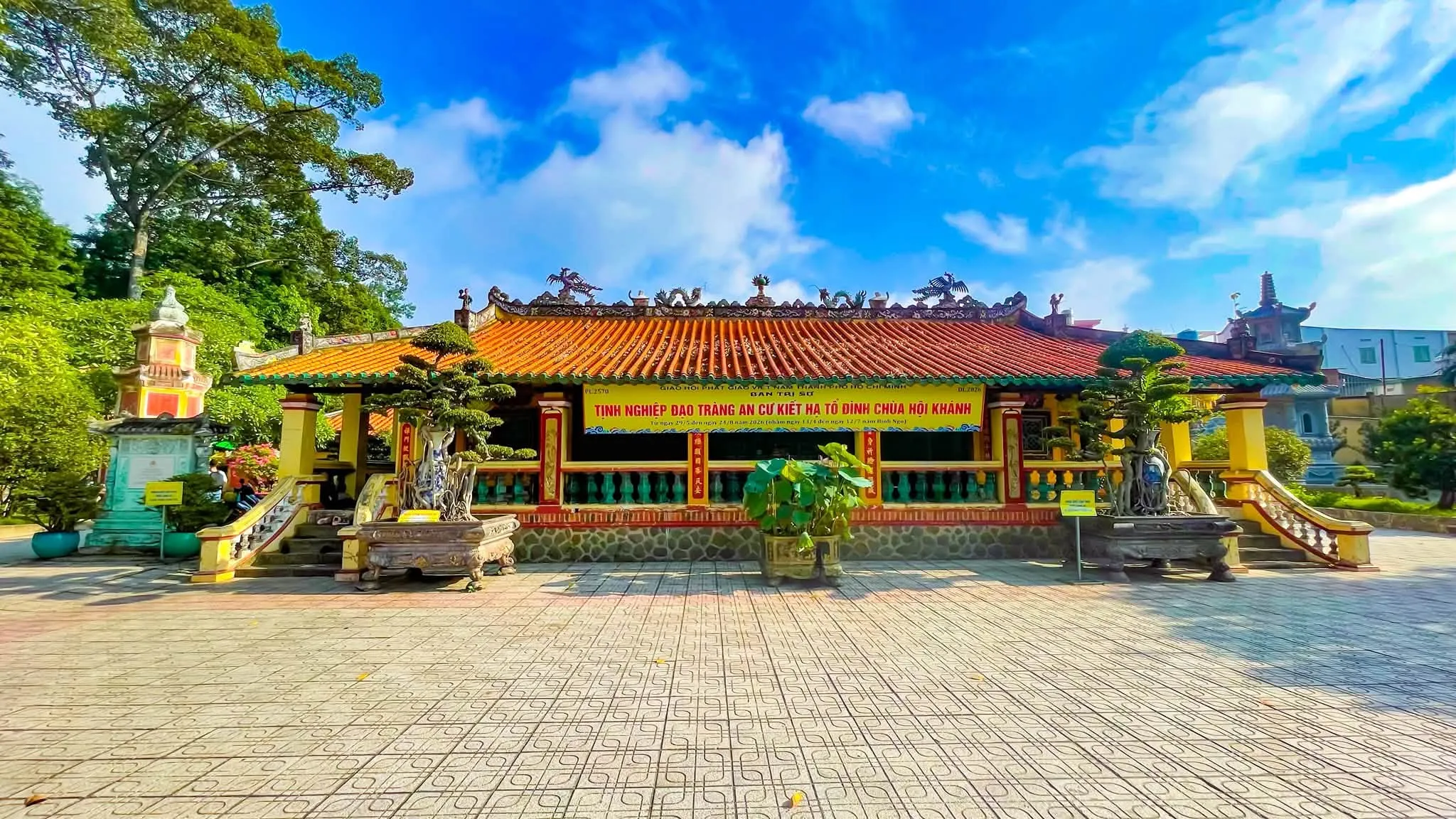 Cảnh quan Chùa Hội Khánh