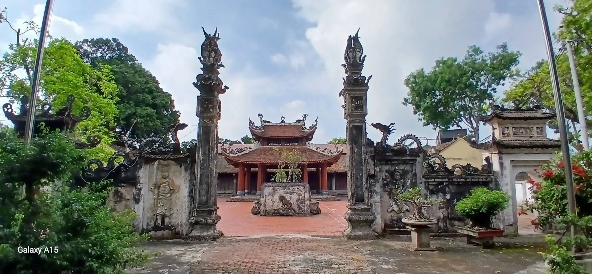 Nghi môn đình làng Lam Điền