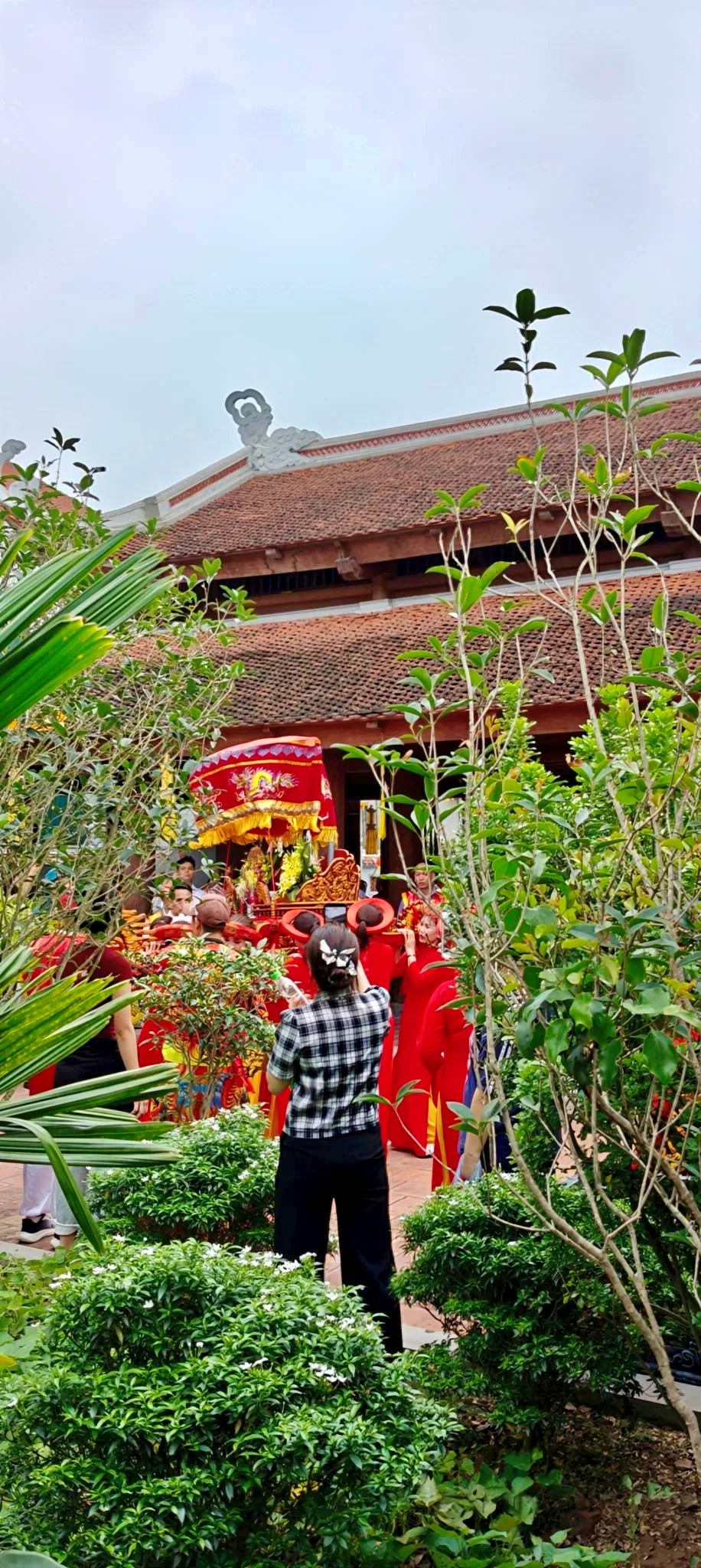 Không gian cảnh quan chùa Bà Tề