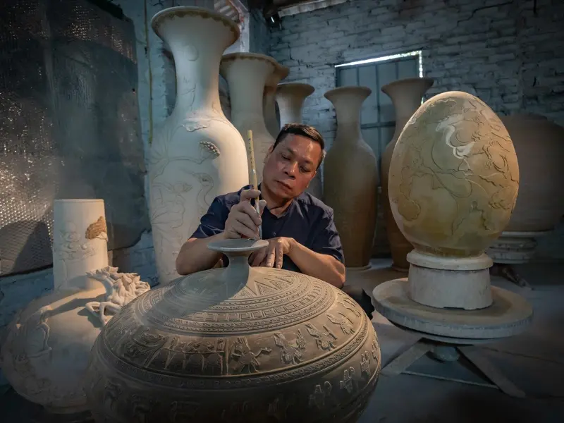 Nghệ nhân Nguyễn Hùng tạo ra những tác phẩm mang dấu ấn văn hóa, dân tộc
