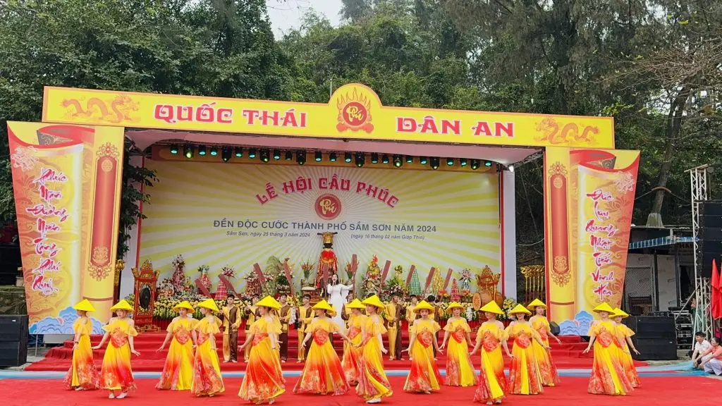 Văn nghệ Lễ hội Đền Độc Cước