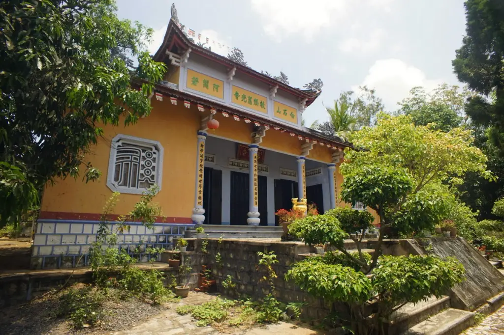 Chính điện Chùa Từ Quang