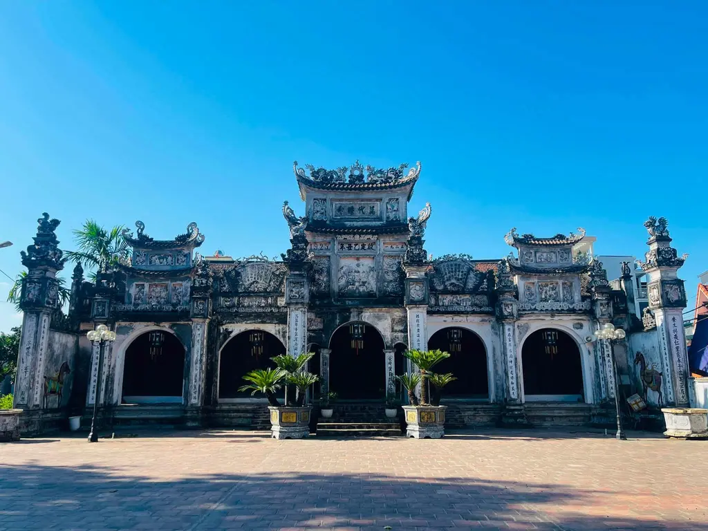 Toàn cảnh đình Mui