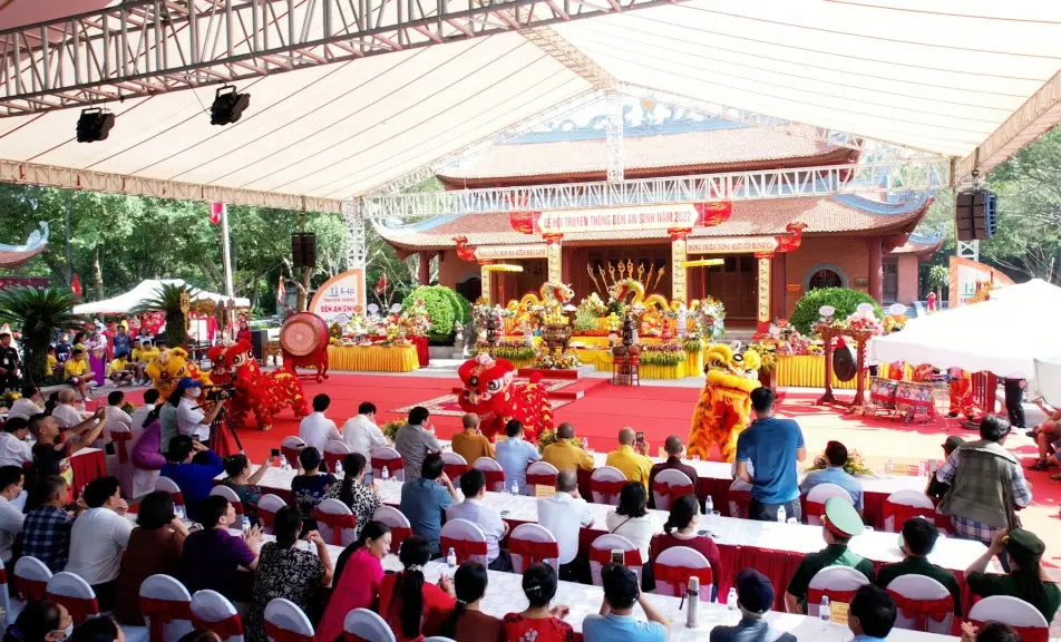 Toàn cảnh Lễ hội đền An Sinh