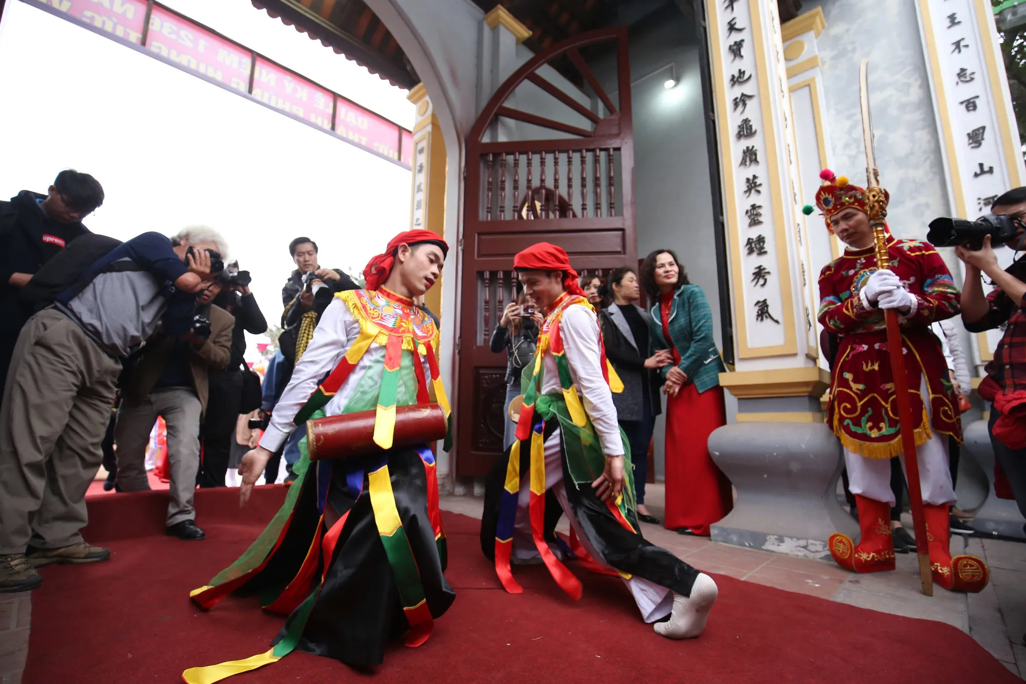 Ngày Xuân xem "Con đĩ đánh bồng" - Hội làng Triều Khúc 2018