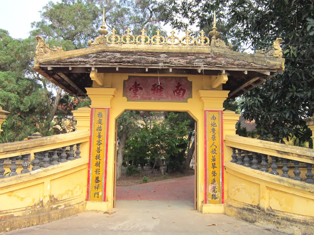 Cổng Nghè Nhã Nam