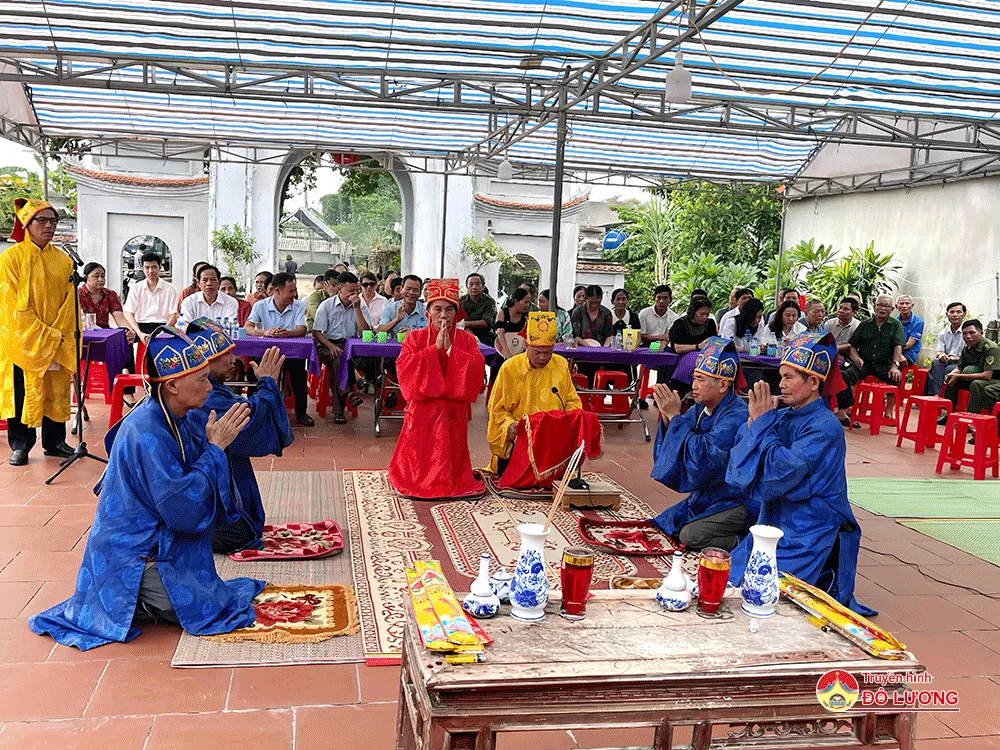 Lễ tế truyền thốngctại Lễ hội Đền Phú Thọ
