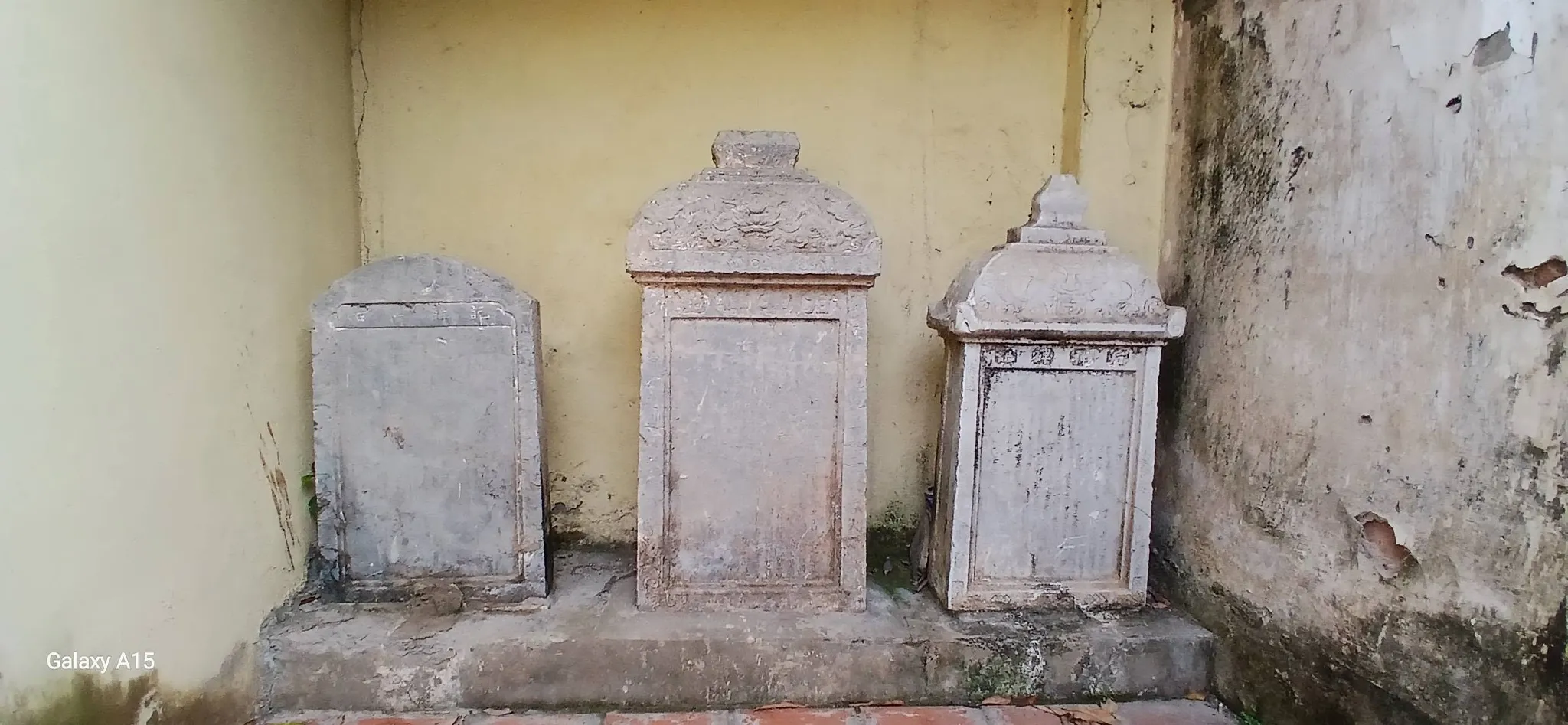 Bia đá đình làng Lam Điền