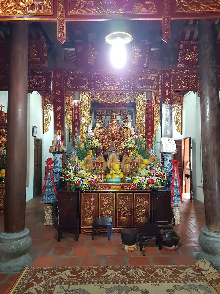 Cảnh quan không gian bên trong di tích Chùa Hương Tuyết