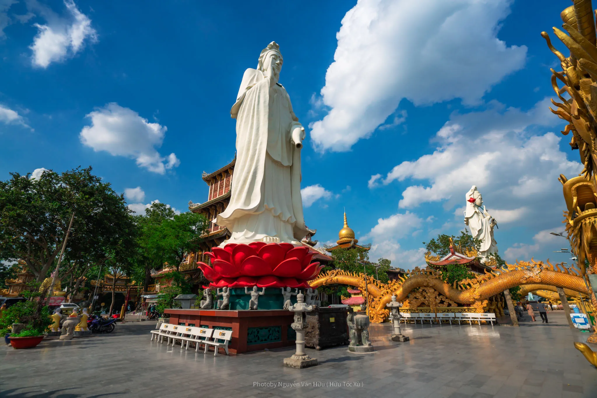 Tượng Quan Thế Âm tại Chùa Châu Thới