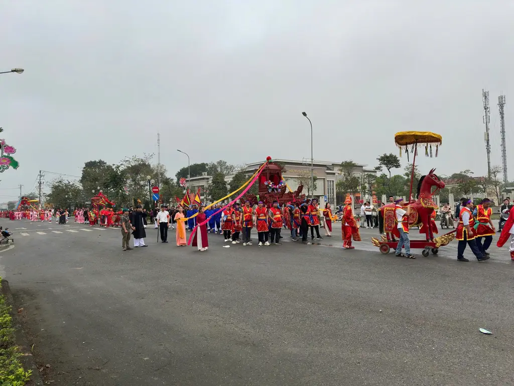 Quang cảnh Hội làng Hội Phụ