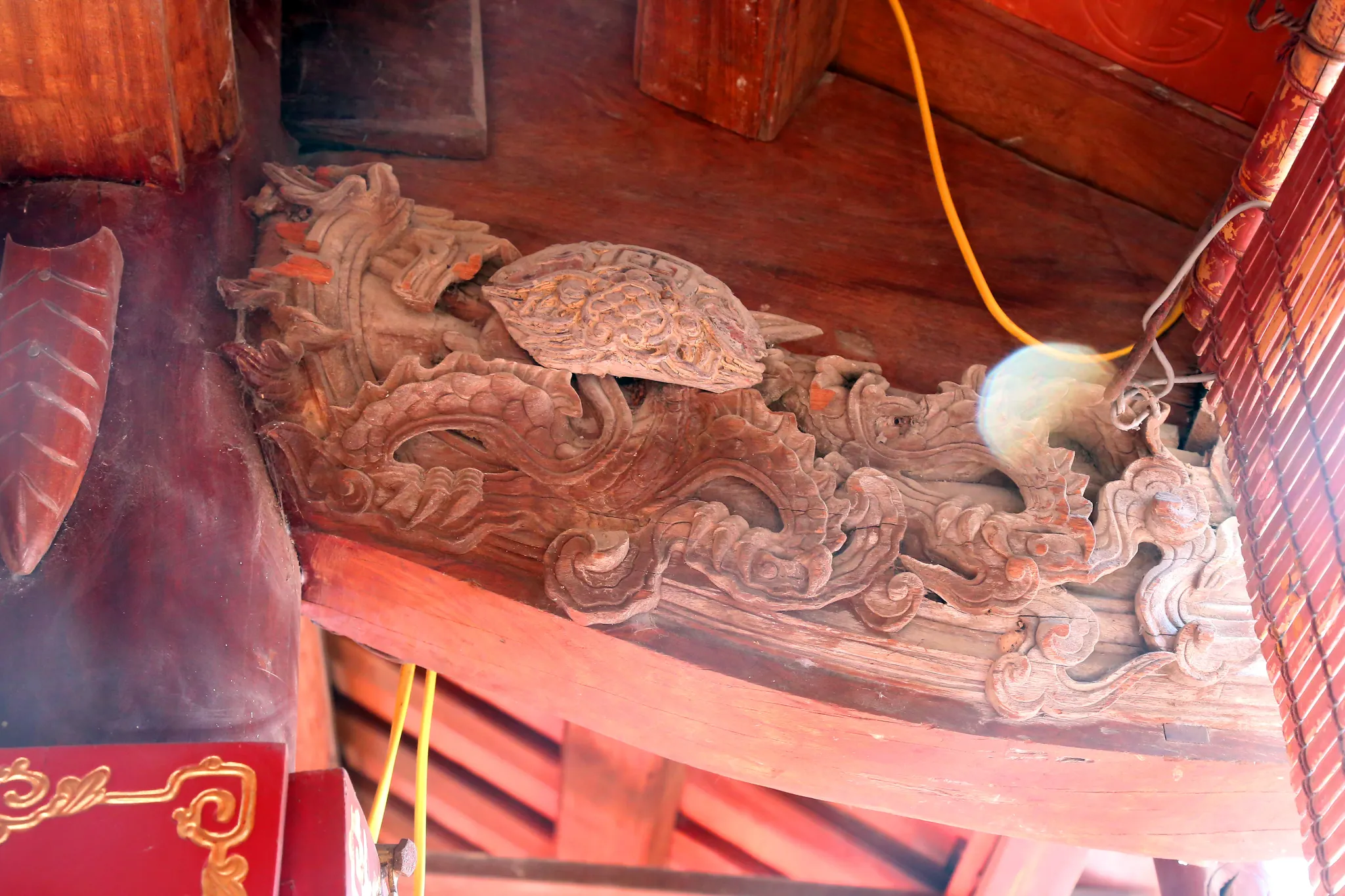 Họa tiết trang trí trong đình Miêu Nha