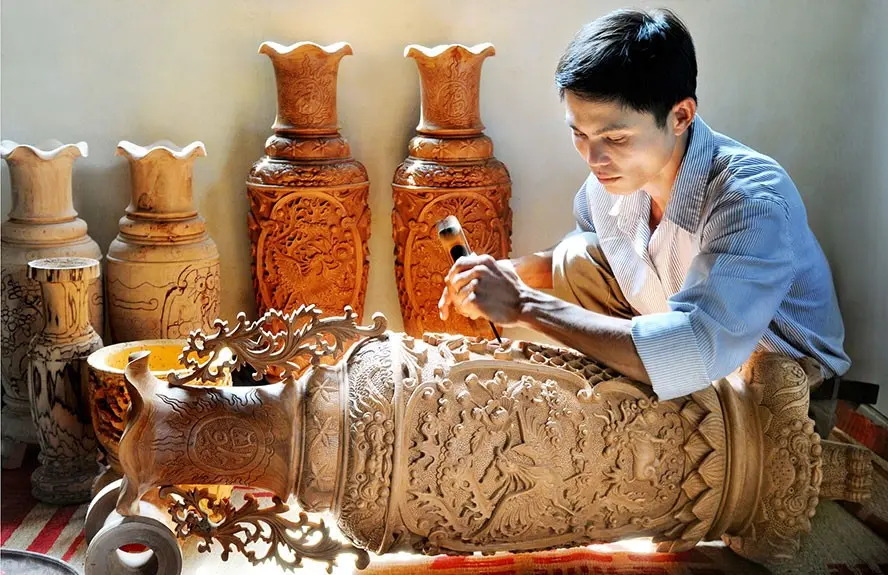 Tác phẩm trong quá trình hoàn thiện của Làng Nghề Gỗ Mỹ Nghệ Thiết Úng