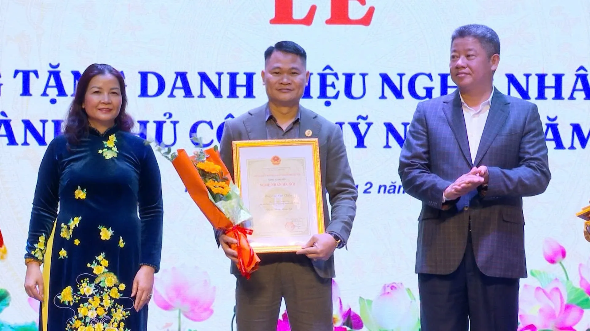 Nghệ nhân Cao Văn Chiến nhận vinh danh nghệ nhân Hà Nội