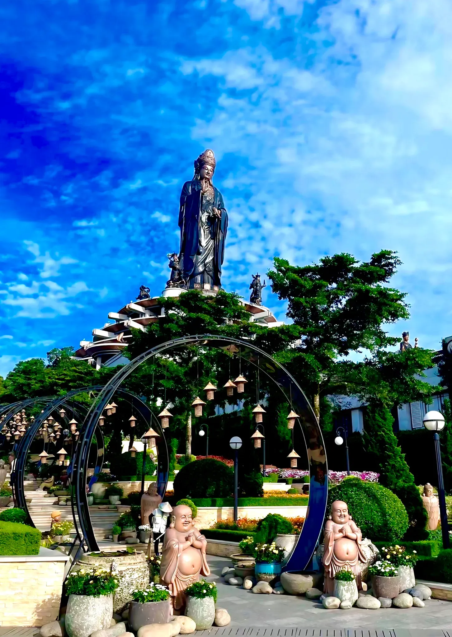 Tượng Phật Bà Tây Bổ Đà Sơn trên Núi Bà Đen