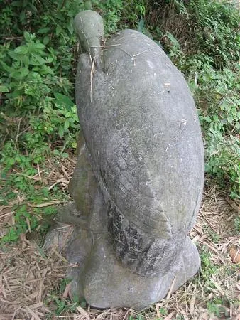 Tượng hạc đá tại Đền thờ Đào Quang Nhiêu