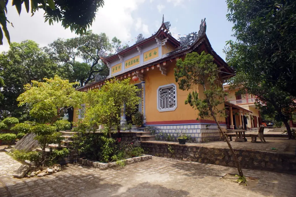 Quang cảnh tại Chùa Từ Quang