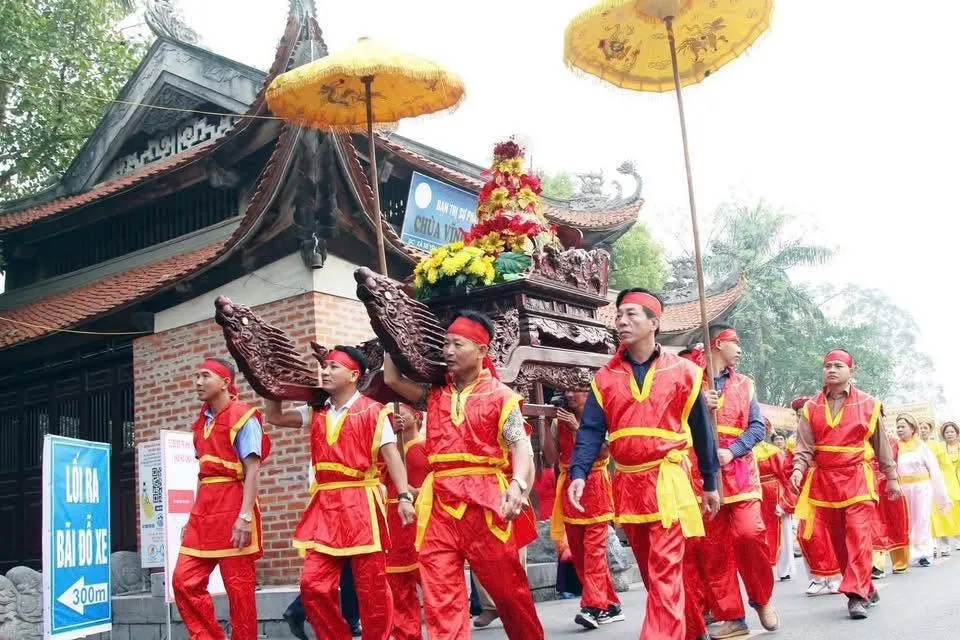 Rước kiệu Lễ hội Chùa Vĩnh Nghiêm