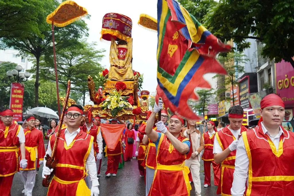 Rước kiệu Thánh tại Hội đình Hạ Yên Quyết