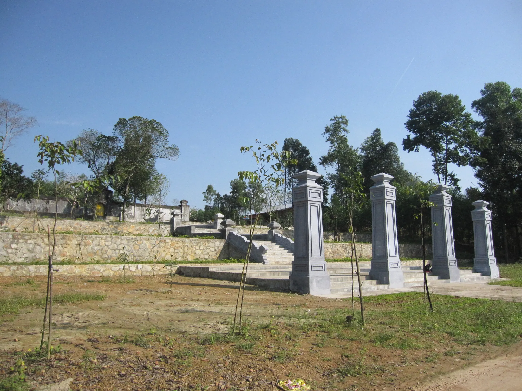 Quang cảnh xung quanh Lăng Trường Thanh