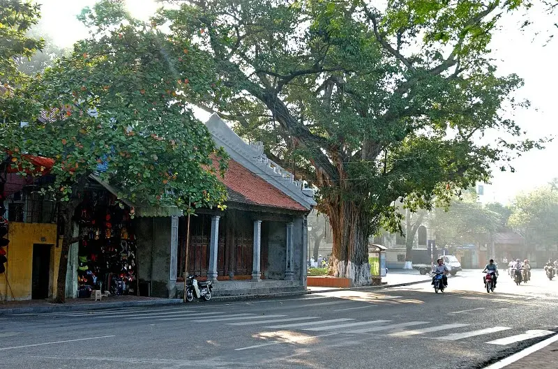 Cảnh quan Đền Bà Kiệu
