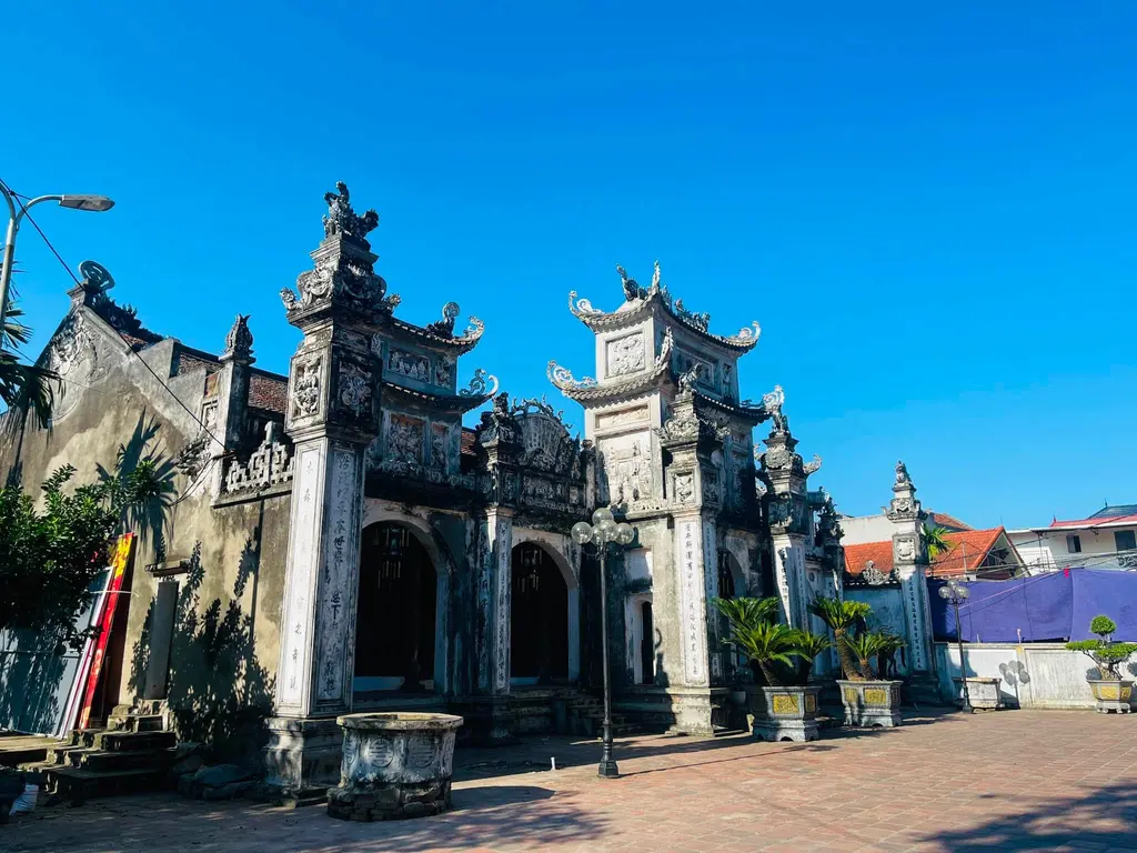 Kiến trúc cổng đình Mui