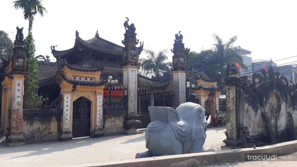 Không gian cảnh quan bên ngoài Đình Khê Tang (đình Thượng)
