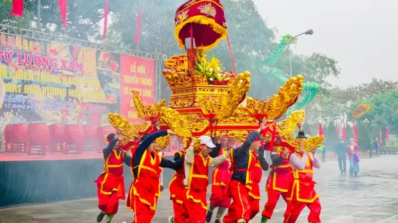 Rước kiệu trong Lễ hội truyền thống Từ Lương Xâm