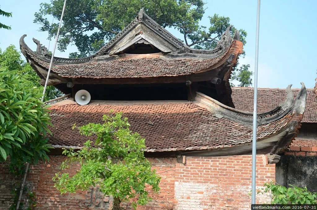 Cận cảnh mái Đình Bạch Trữ