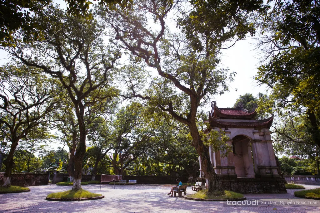 Không gian cảnh quan di tích Đền Chử Đồng Tử - Tiên Dung