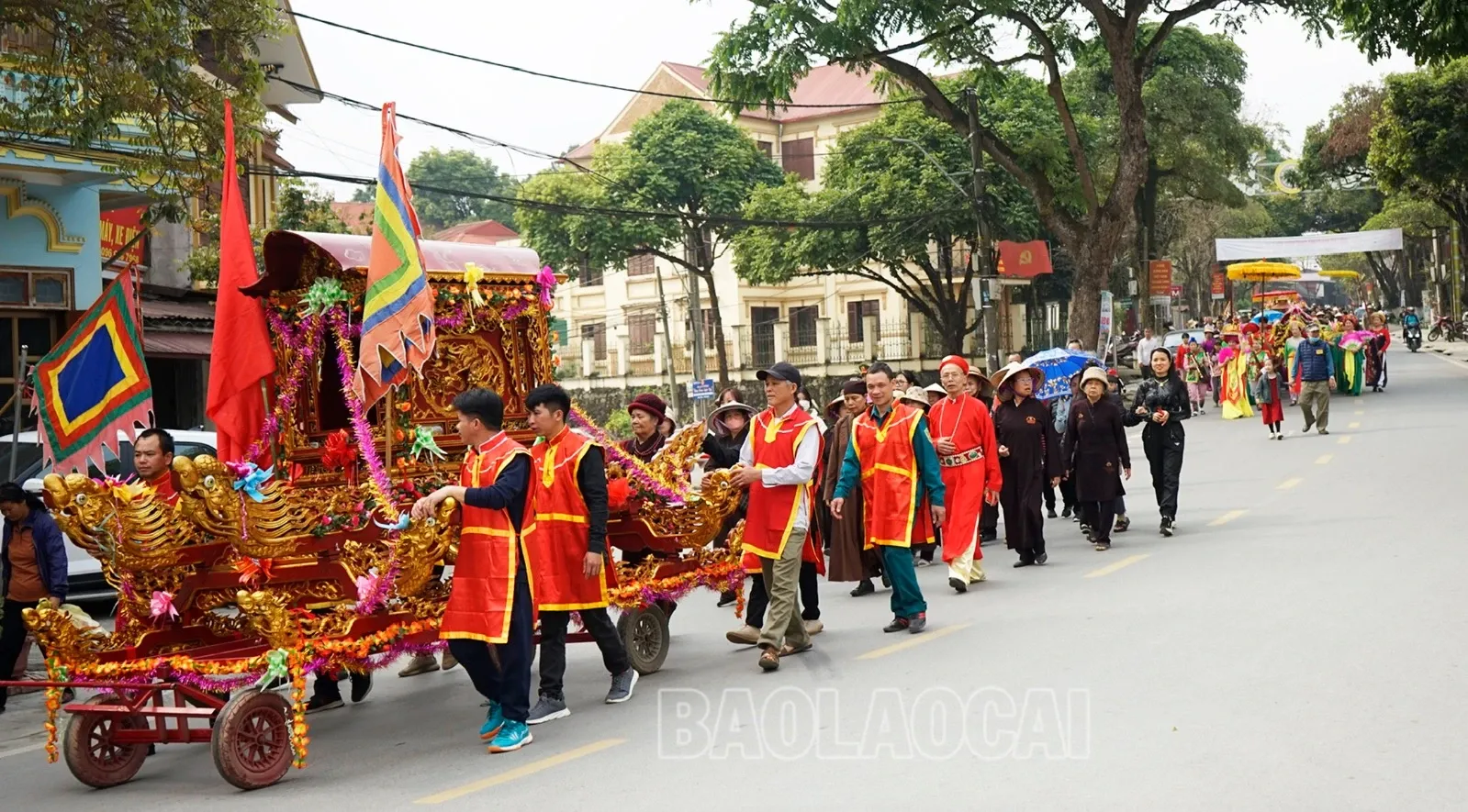 Đoàn rước Lễ hội đền Bắc Hà