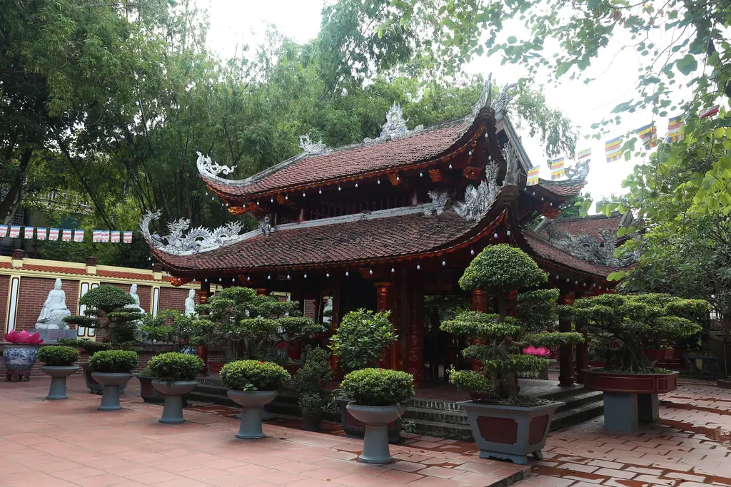 Tháp chuông Chùa Linh Ứng (Chùa Thị Cấm)