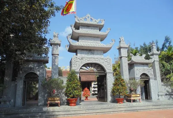 Cổng Quần Thể Di Tích - Danh Thắng Tràng Kênh