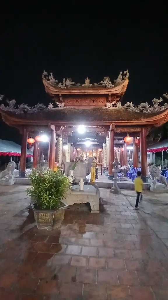 Không gian cảnh quan đình làng Yên Trường trước ngày hội làng