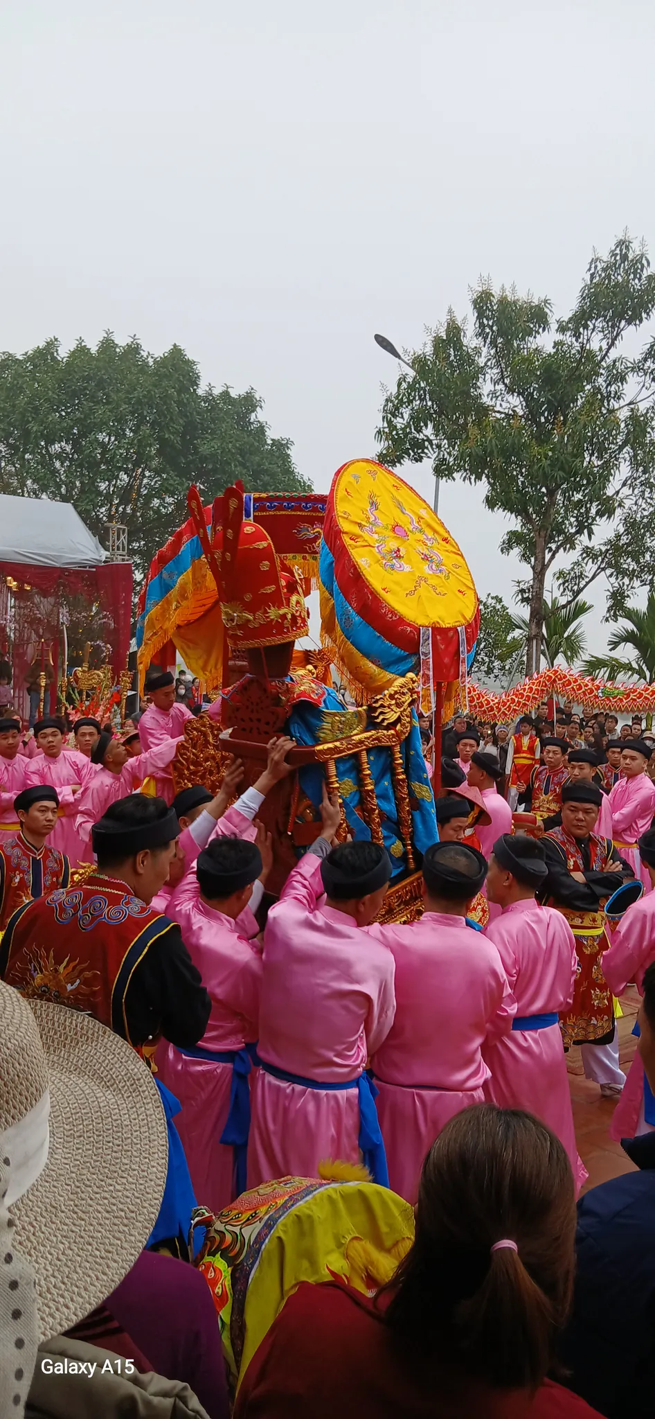 Rước ngai nhà Ngài