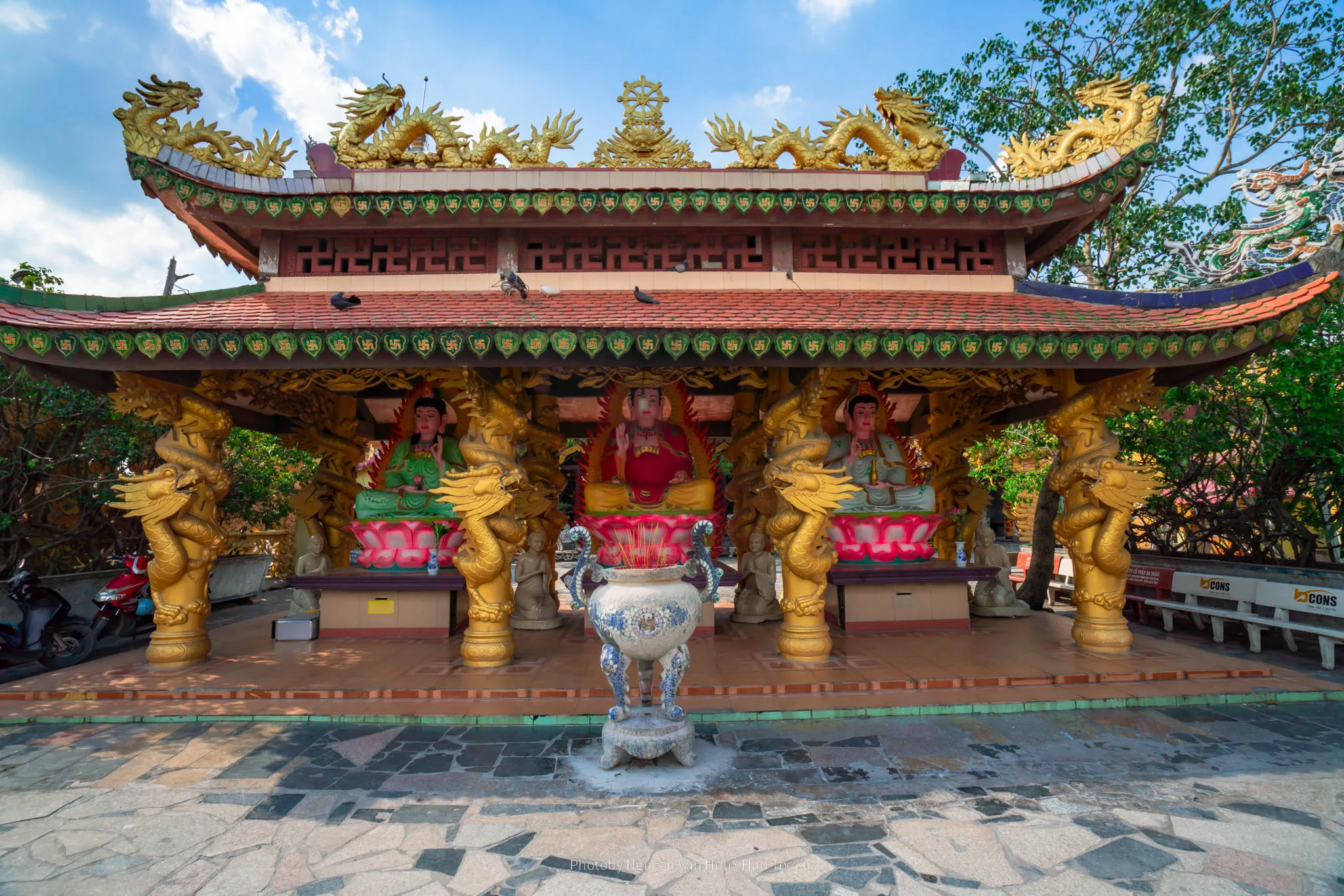 Tượng Phật tại Chùa Châu Thới