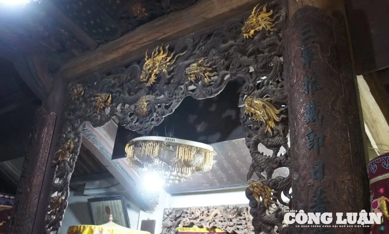 Kiến trúc bên trong Đình Hoa Xá