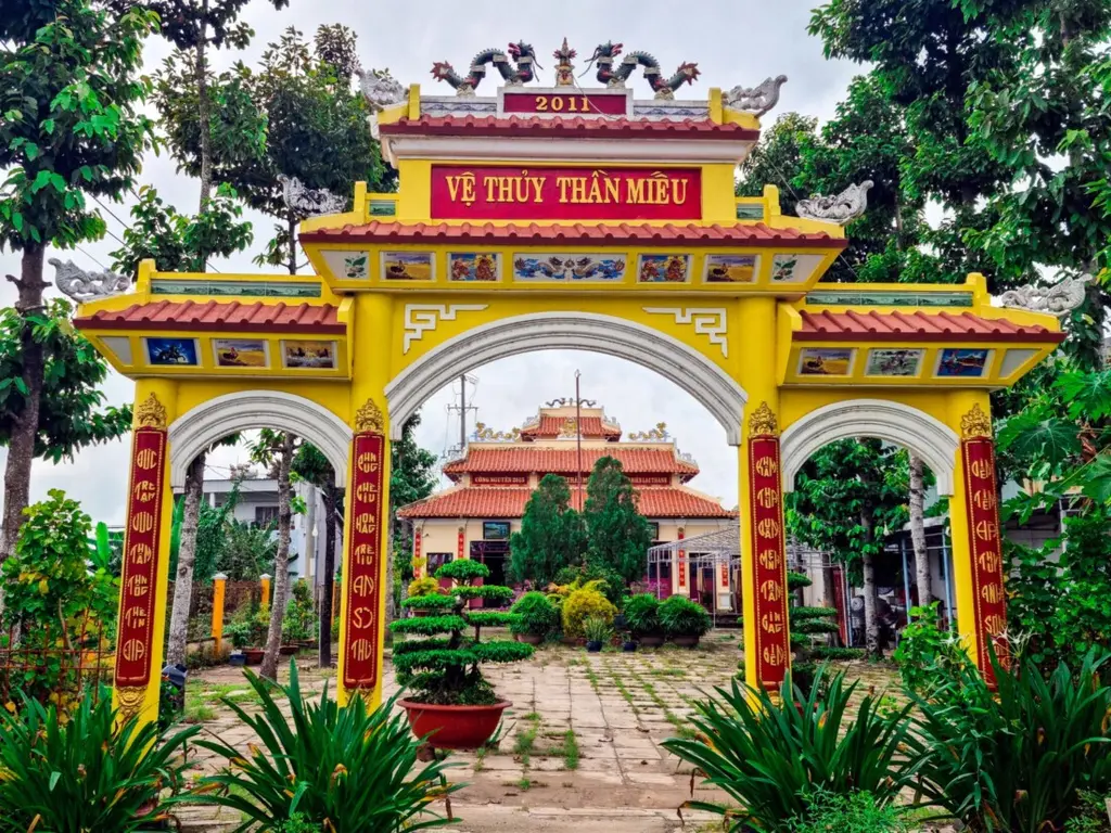 Cổng Miếu Vệ Thủy