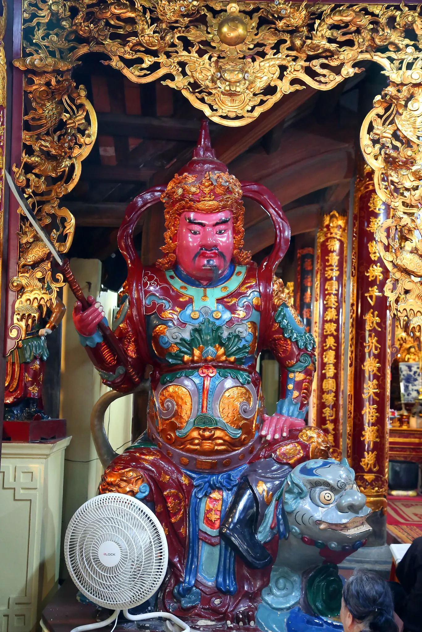 Tượng hộ pháp chùa Linh Ứng