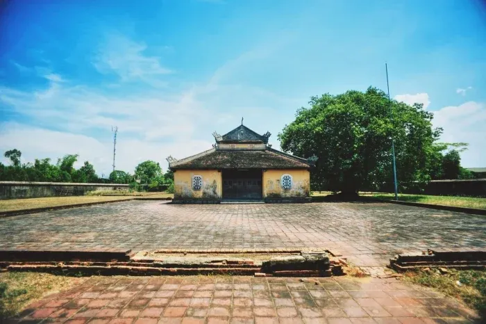 Mặt bên chính điện Trai cung tại Đàn Nam Giao