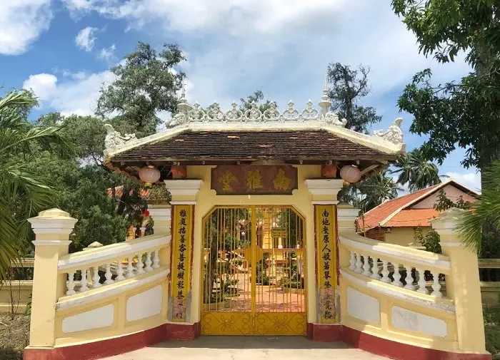 Cổng Chùa Nam Nhã