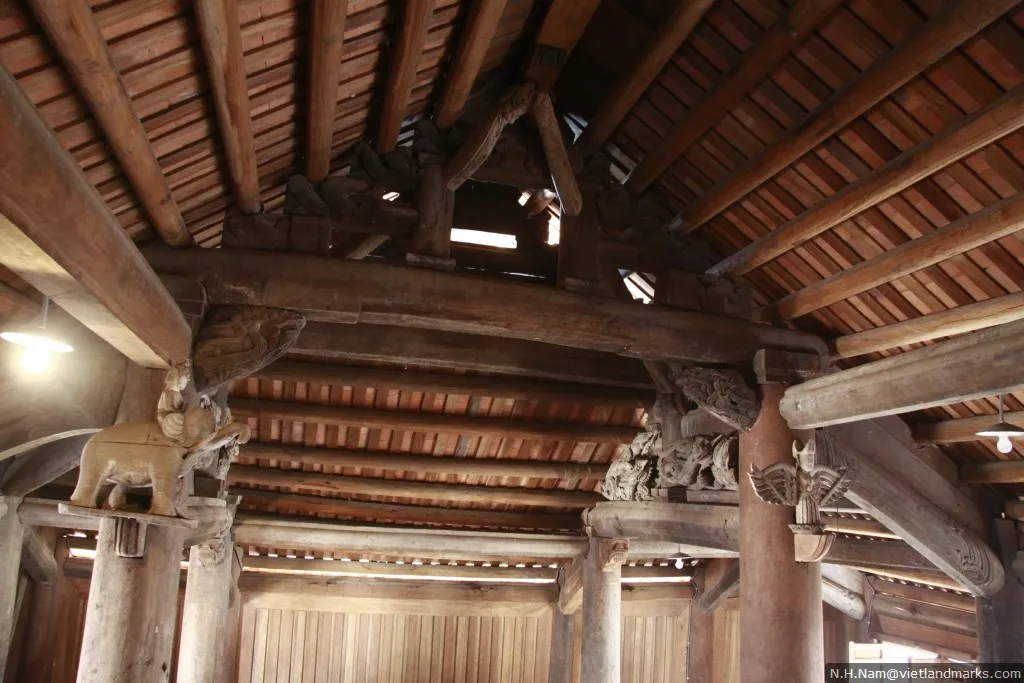Không gian bên trong Đình Ngọc Than